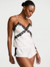 Атласный (Satin) комплект из камизола (Cami) с кружевом в форме розы (Rose Lace-Trim) и шортов с воланами (Flutter Short)