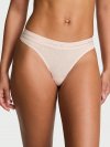 Сияющие трусики-стринги из хлопка с логотипом (Shine Logo Cotton Thong Panty)