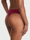 Невидимые (No-Show) глянцевые (High-Shine) трусики-стринги (Thong Panty) со средней посадкой (Mid-Rise)