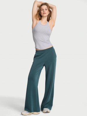 Брюки широкого кроя из сверхлёгкого трикотажа (Featherweight Knit)