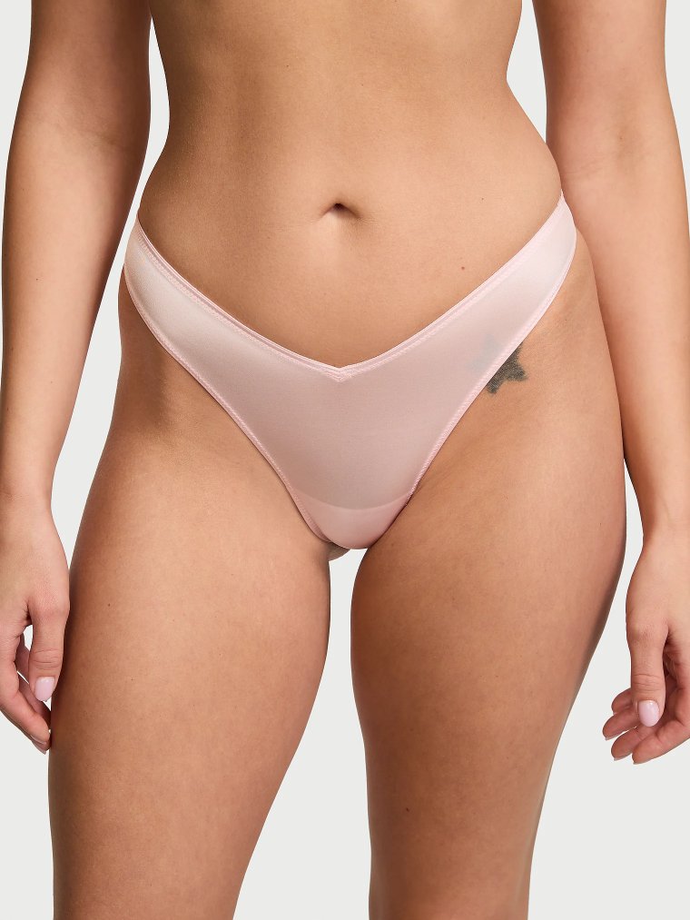 Гладкие трусики-стринги (Thong Panty) с ремешками на спине и высоким вырезом ног