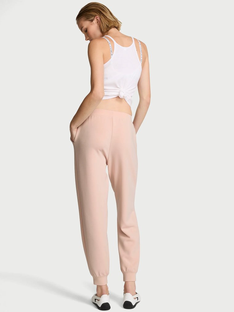 Джоггер (Jogger) из коллекции невесомый трикотаж (Featherweight Knit)