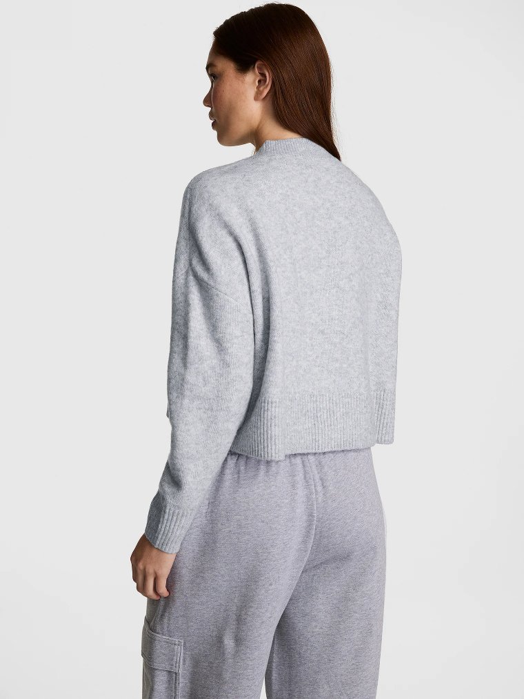 Девочка-комфорт укороченный кардиган (Comfy Girl Cropped V-Neck Cardigan)