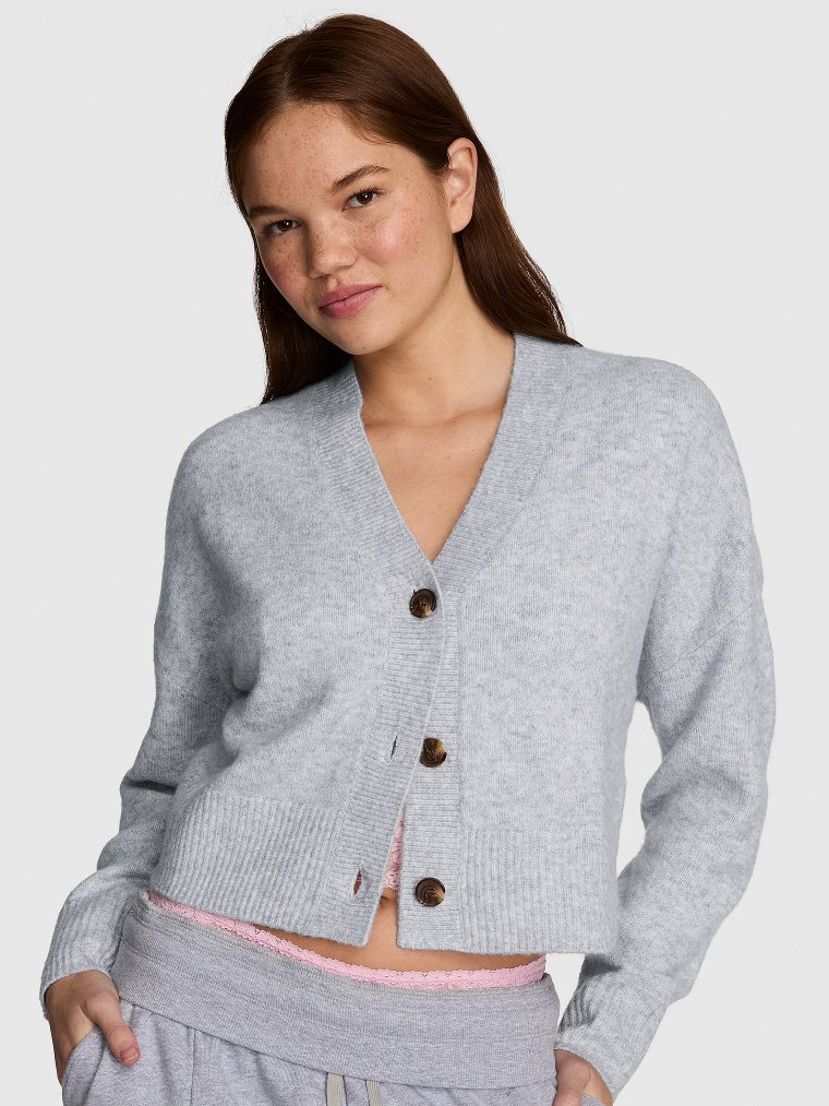 Девочка-комфорт укороченный кардиган (Comfy Girl Cropped V-Neck Cardigan)