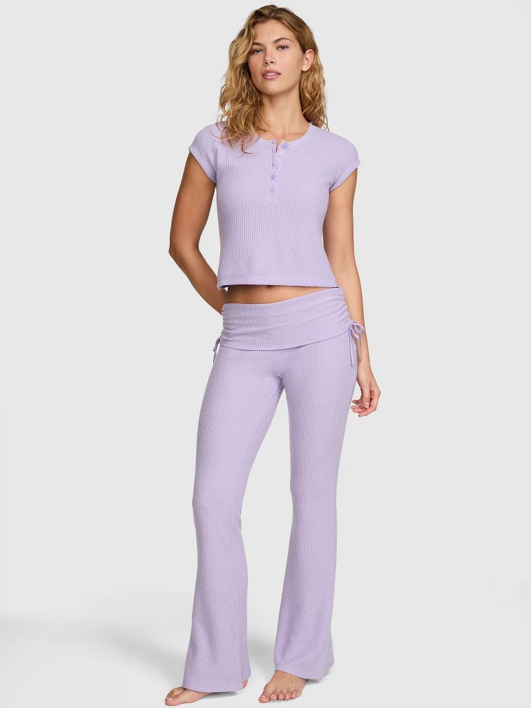 Расклешённые брюки с отворачиваемым поясом из вафельного полотна (Waﬄe Knit Foldover Flare Pants)