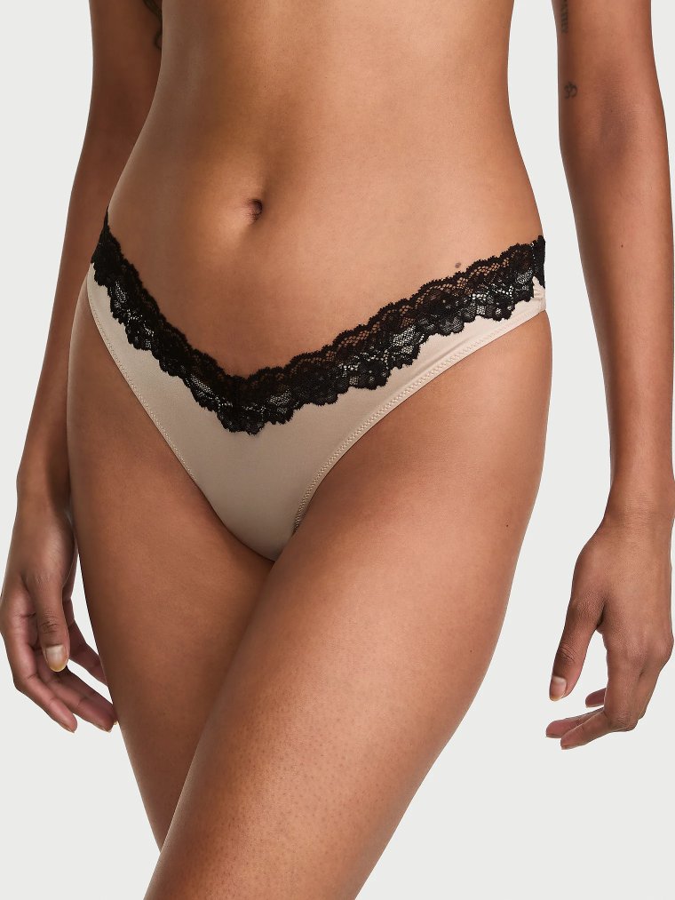 Стринги (Thong Panty) с кружевной отделкой (Lace-Trim) и высокой линией бёдер (High-Leg)